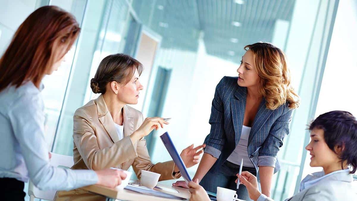 Crescono le donne manager, la leadership del 35,7% delle aziende italiane è rosa