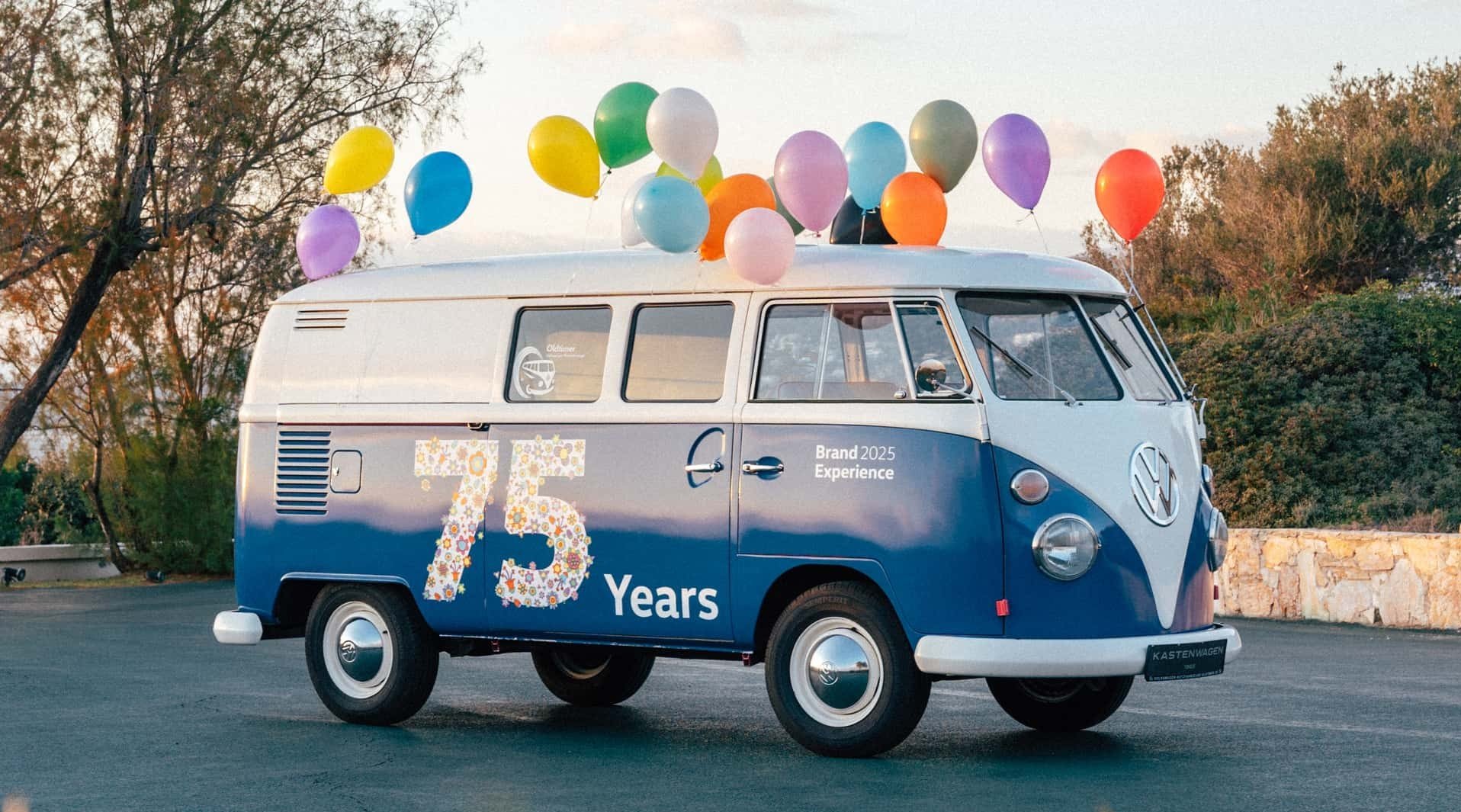 Volkswagen Bulli: il van più amato di sempre prosegue il suo viaggio da 75 anni