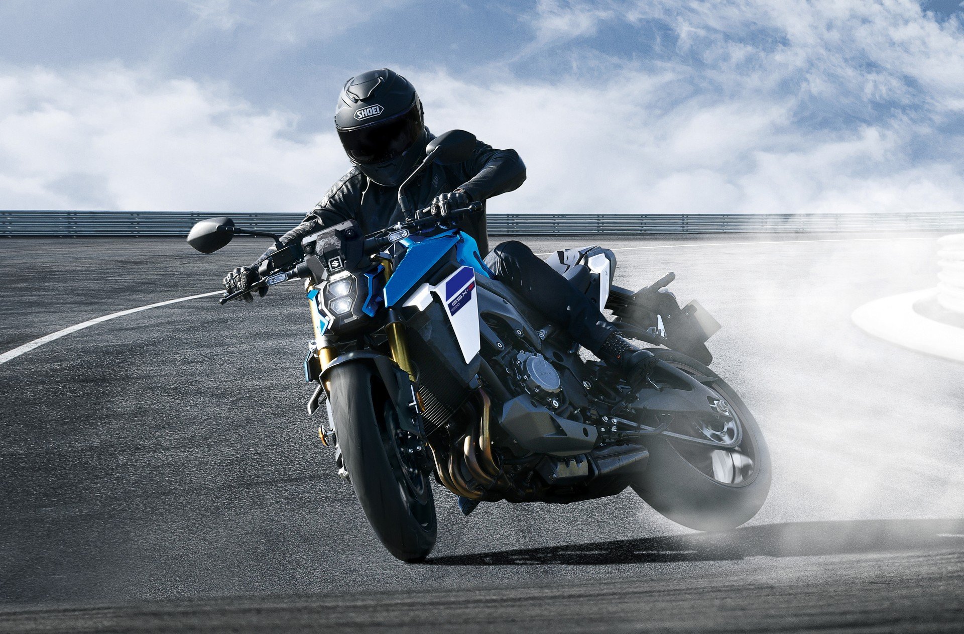 Suzuki GSX-S1000 EVO si aggiorna: motore Euro 5+ e scarico Akrapovic