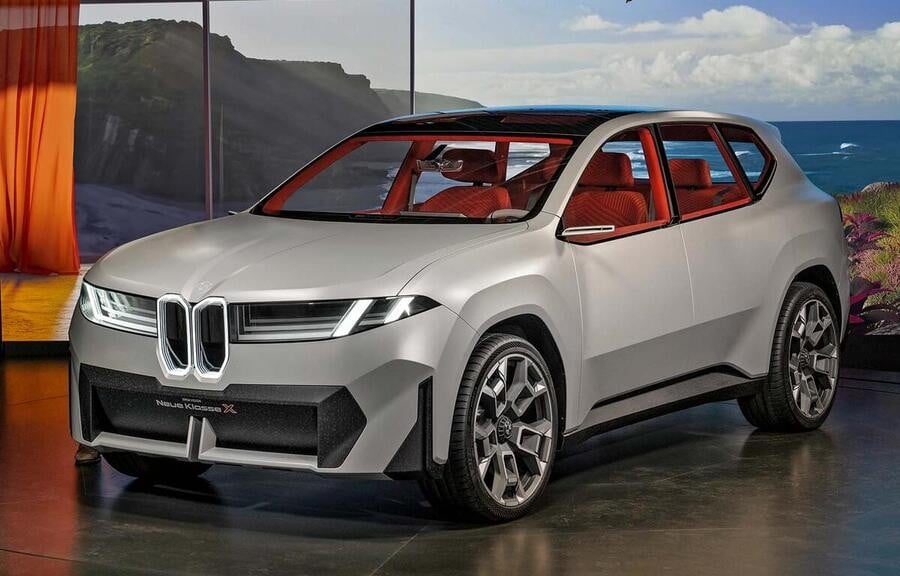 BMW iX3 2026: il futuro elettrico della Neue Klasse debutta a settembre