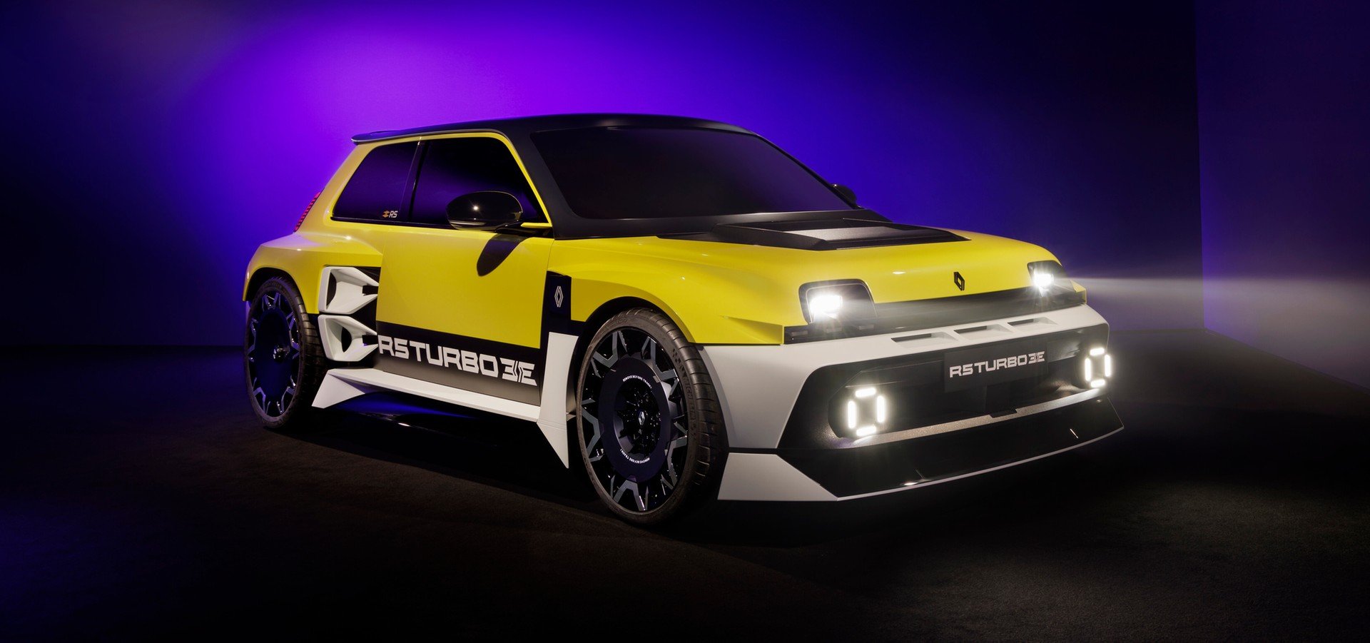 Renault 5 Turbo 3E, una piccola supercar da 540 CV. Cattivissima e velocissima