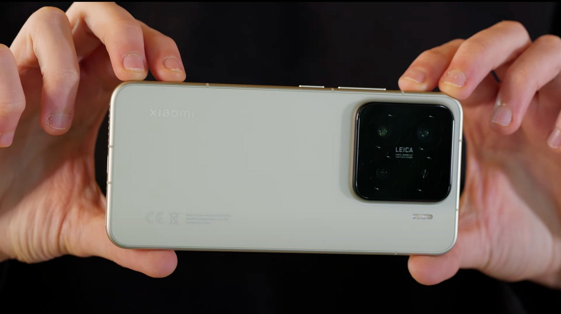 Xiaomi 16 non sarà un compatto? Display più grande e profilo più sottile per i rumor