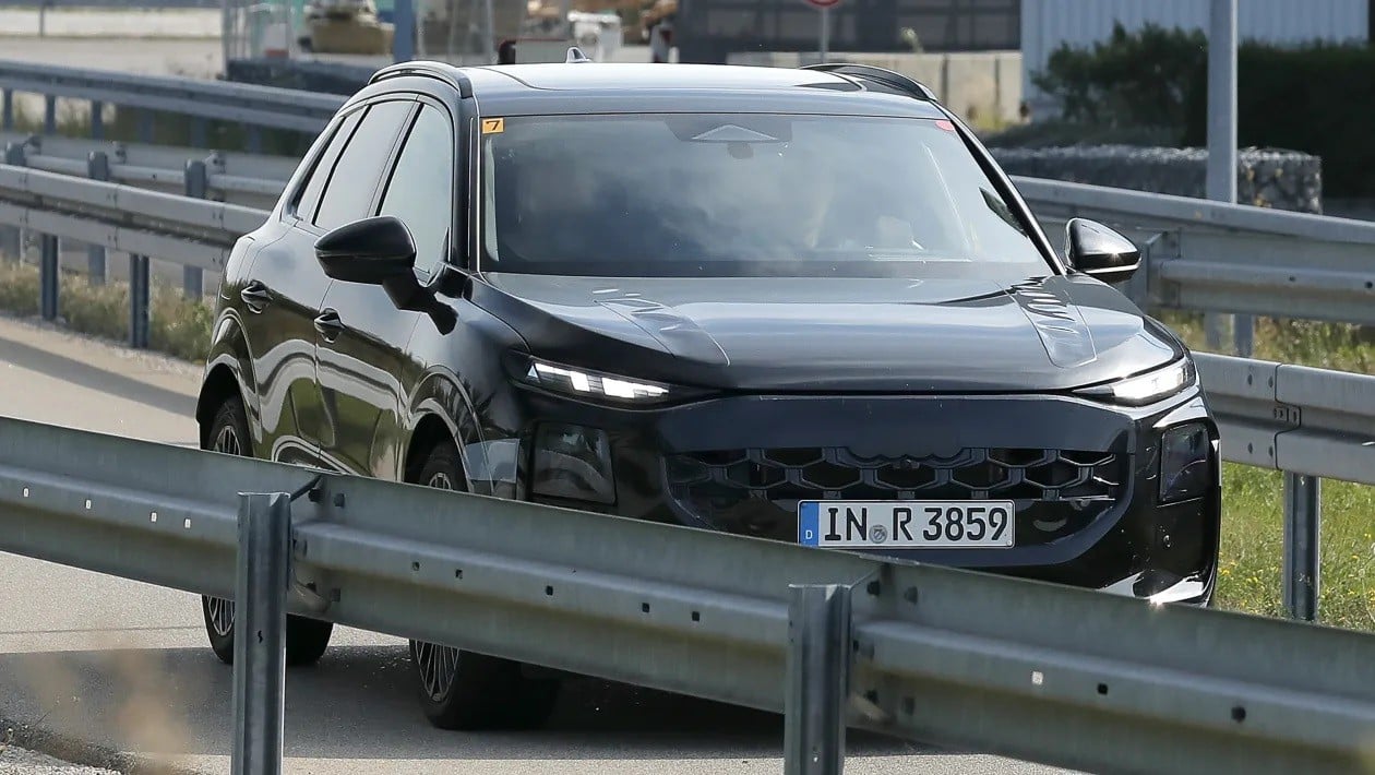 Nuova Audi Q3 2025, tutto pronto per il debutto in estate