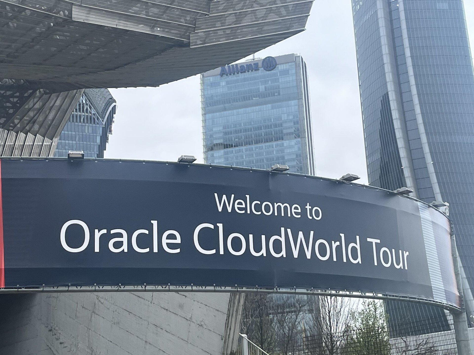 Oracle CloudWorld Tour fa tappa a Milano: AI generativa e successi aziendali