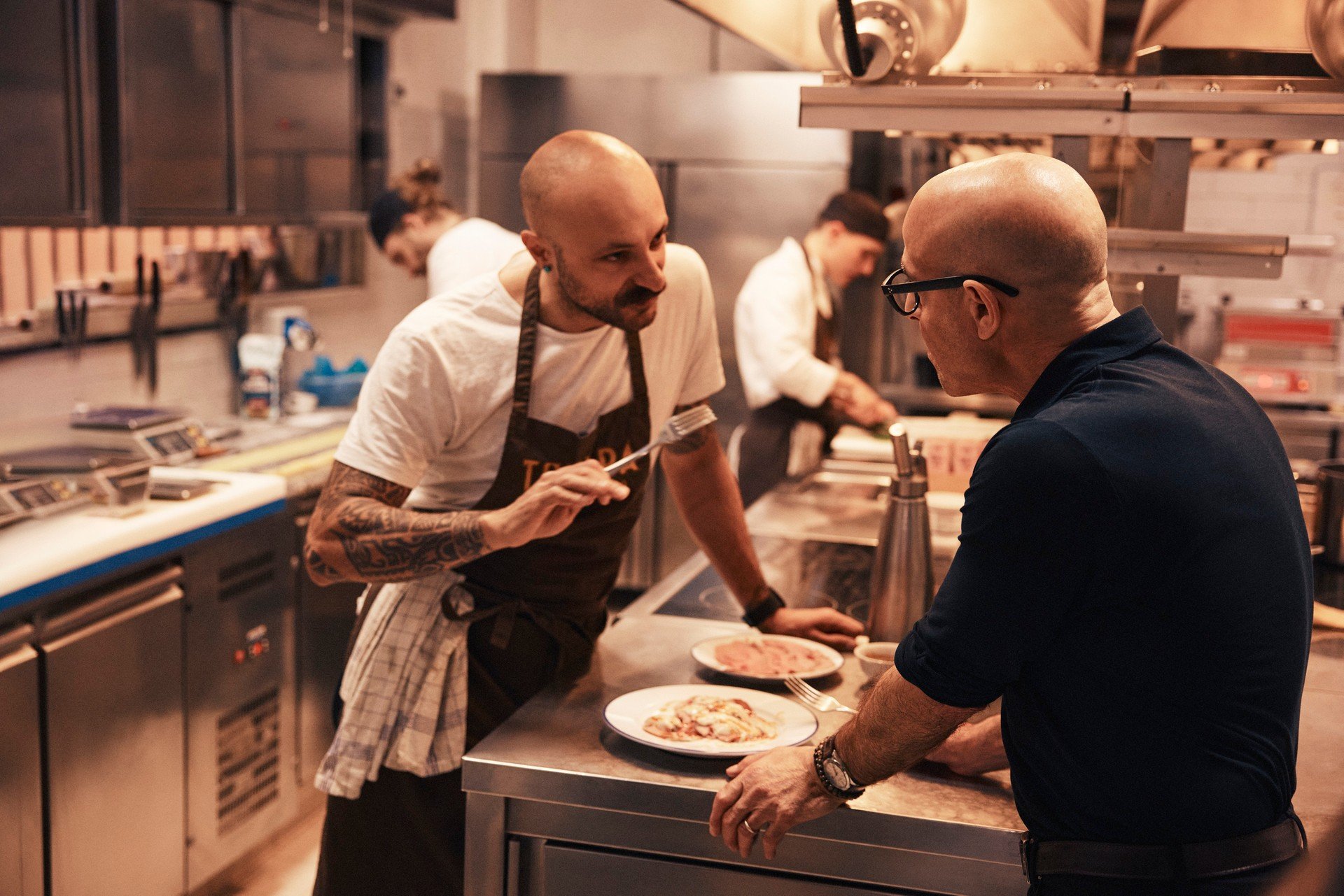 Stanley Tucci ci porta in un viaggio gustoso nel cuore dell'Italia su Disney+