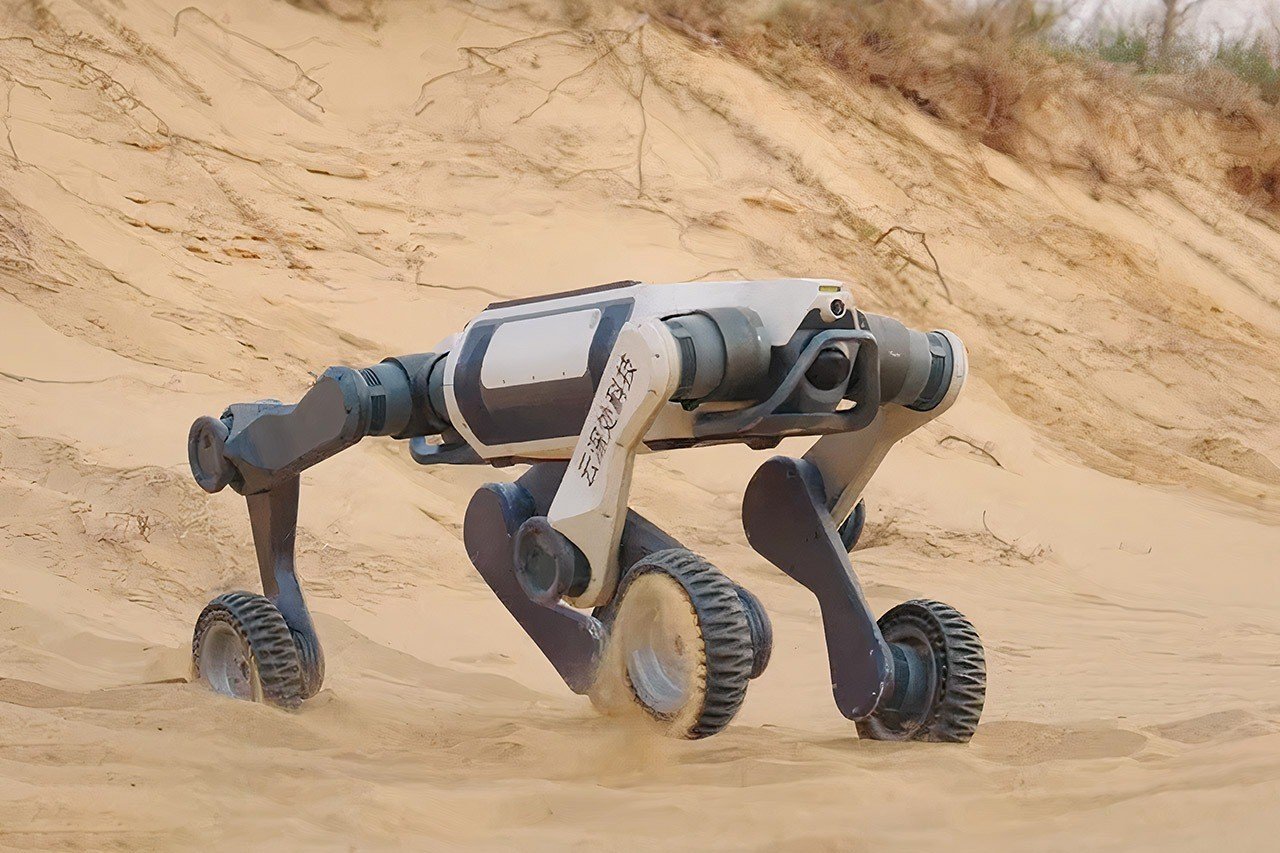Lynx M20, Il "cane robot" sfida fango, detriti e montagne | Video