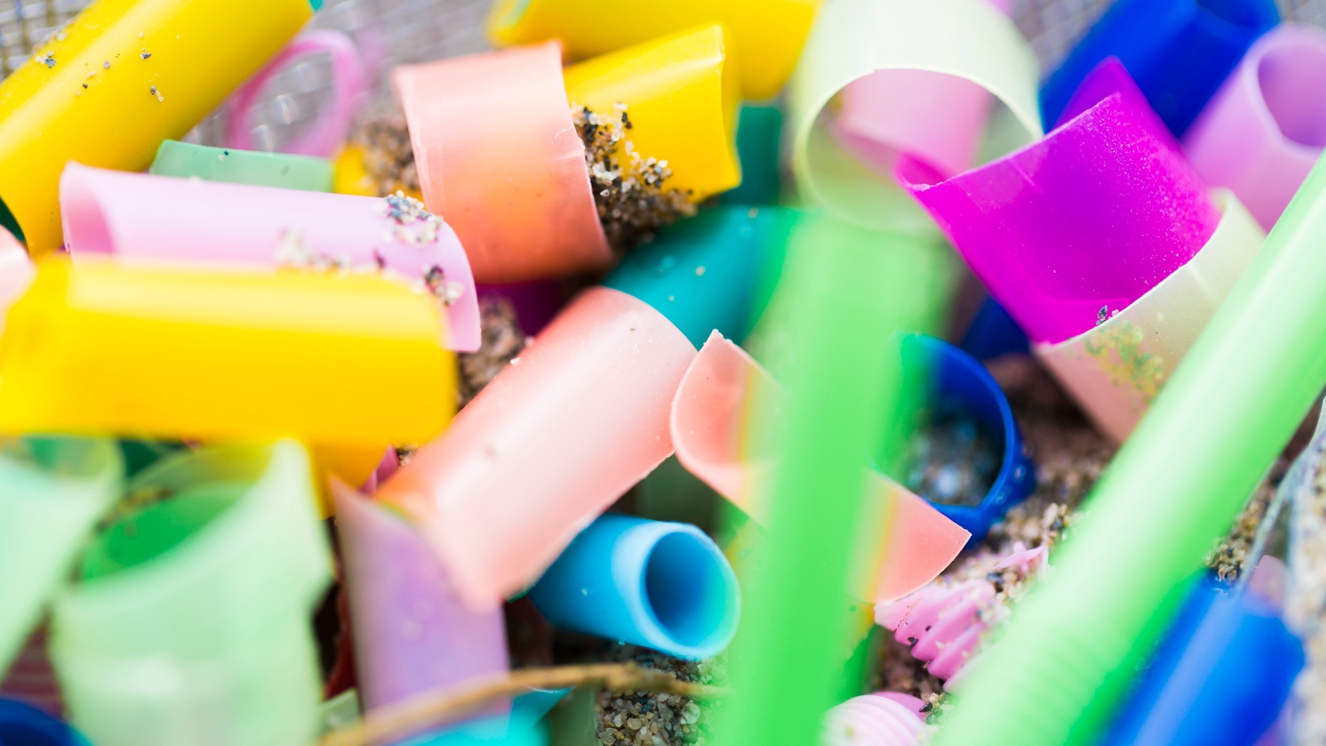 Mappatura delle microplastiche nelloceano, trovate tracce in profondità