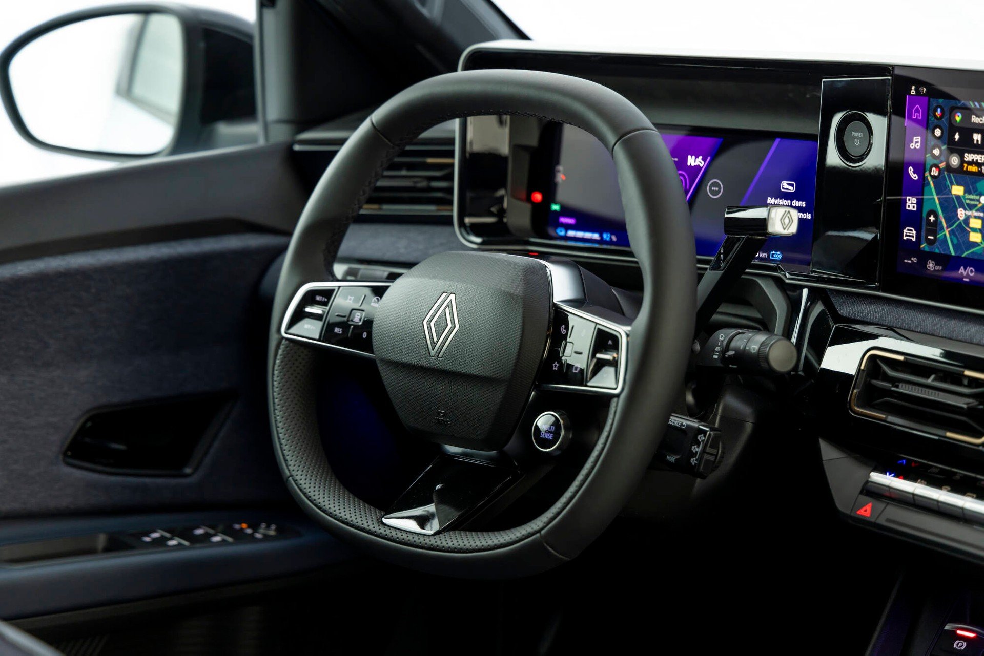 Renault 4, gli interni del nuovo crossover elettrico