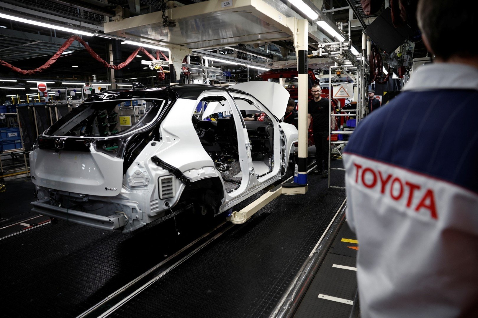 Il peso del dollaro e dei dazi: utile Toyota previsto in flessione del 20%