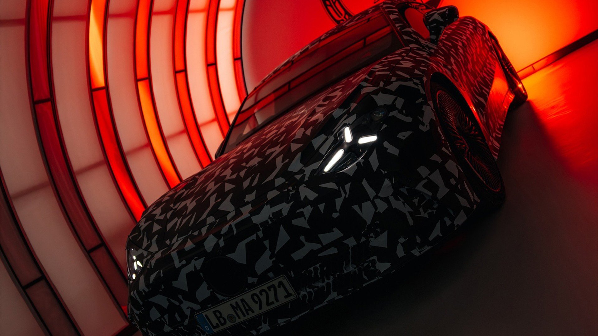 Mercedes-AMG: la sportiva elettrica si svela nei primi teaser. Potenza da 1.000 CV