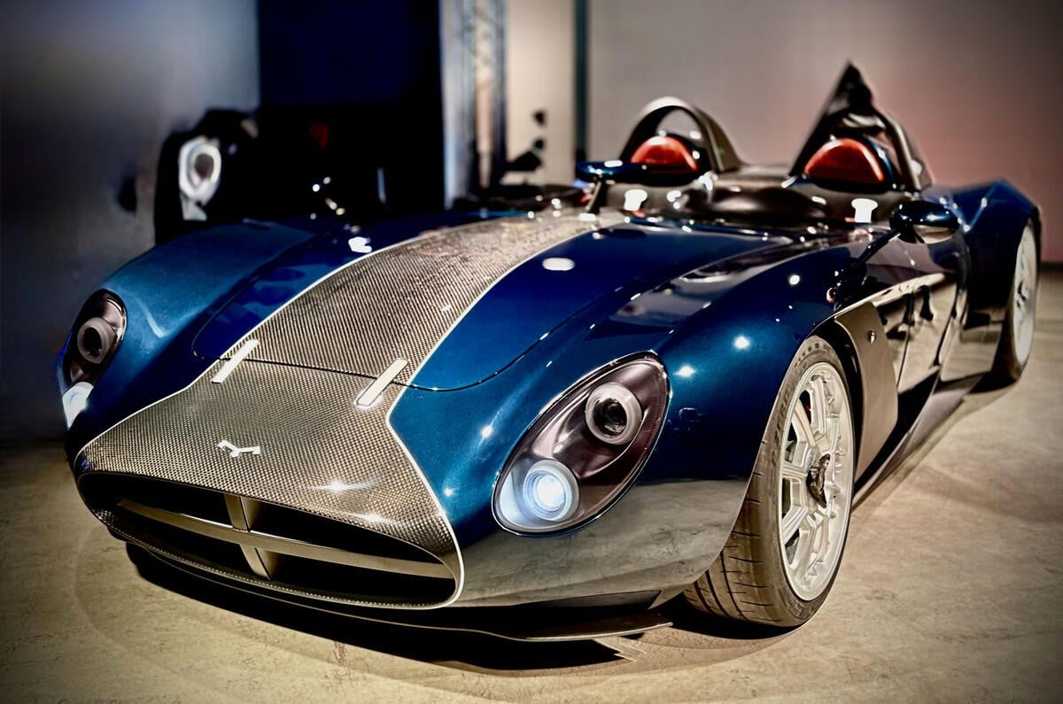 Automobili Mignatta Rina: la nuova sportiva che guarda al passato con un V8 aspirato