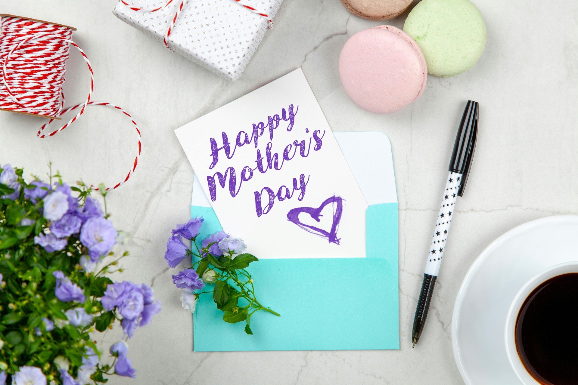 Festa della mamma, 10 frasi da inviare su WhatsApp e biglietti di auguri "smart"