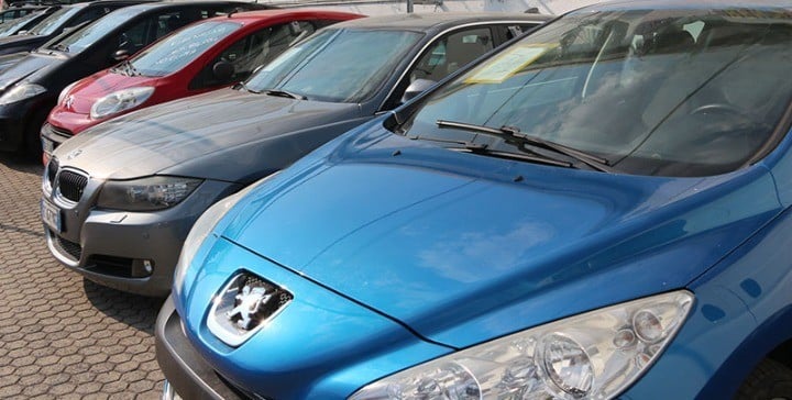Auto usate: cala il prezzo medio nel primo trimestre 2025. Giù elettriche e ibride