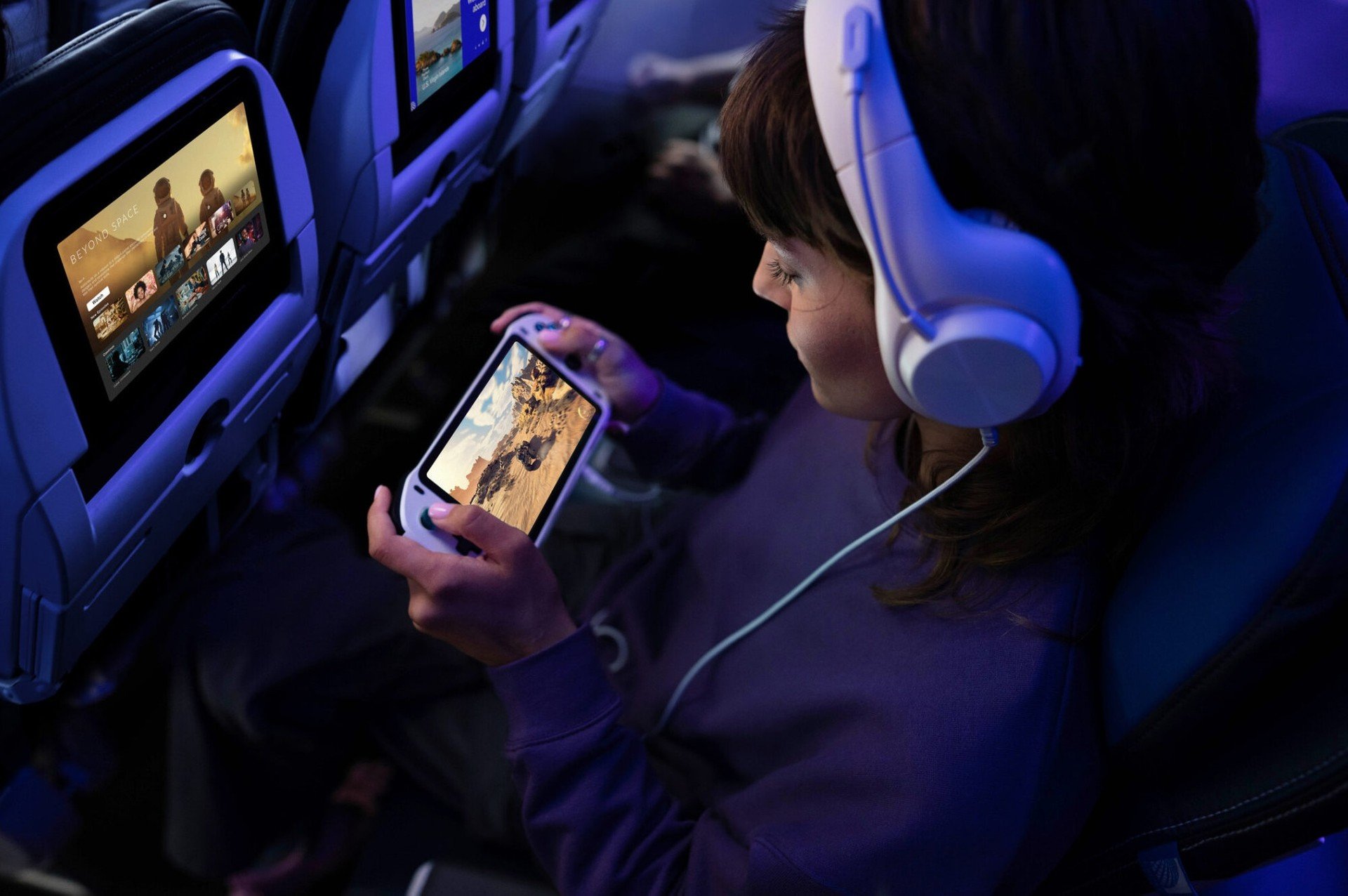 Addio alla modalità aereo: sui voli United arriva la connessione Wi-Fi di Starlink