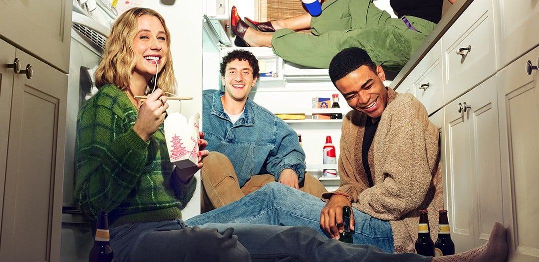 Disney+ lancia Adults: una comedy generazionale dal 29 maggio