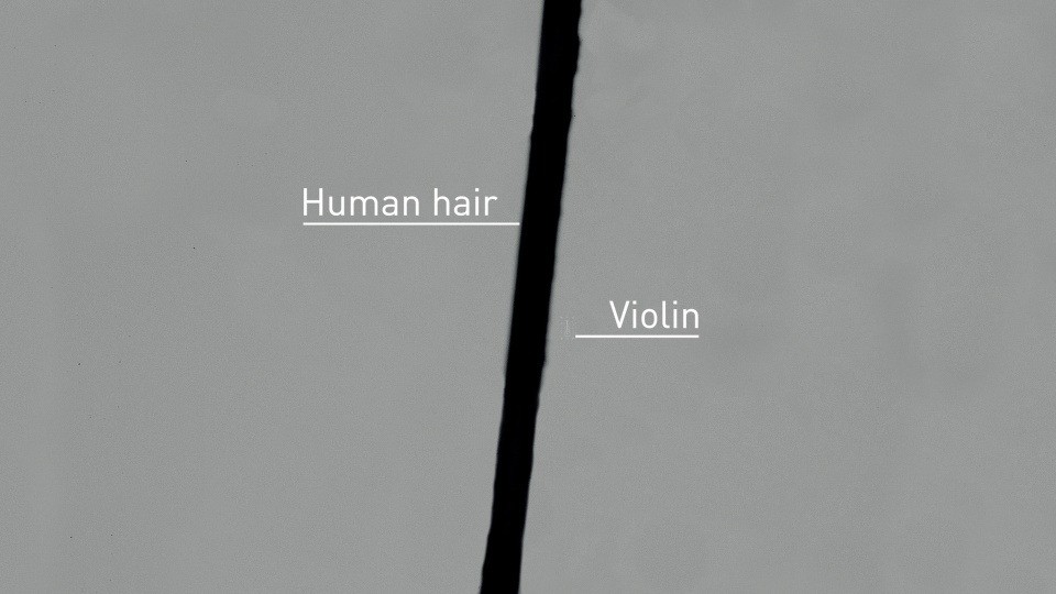 Il violino più piccolo del mondo è invisibile a occhio nudo
