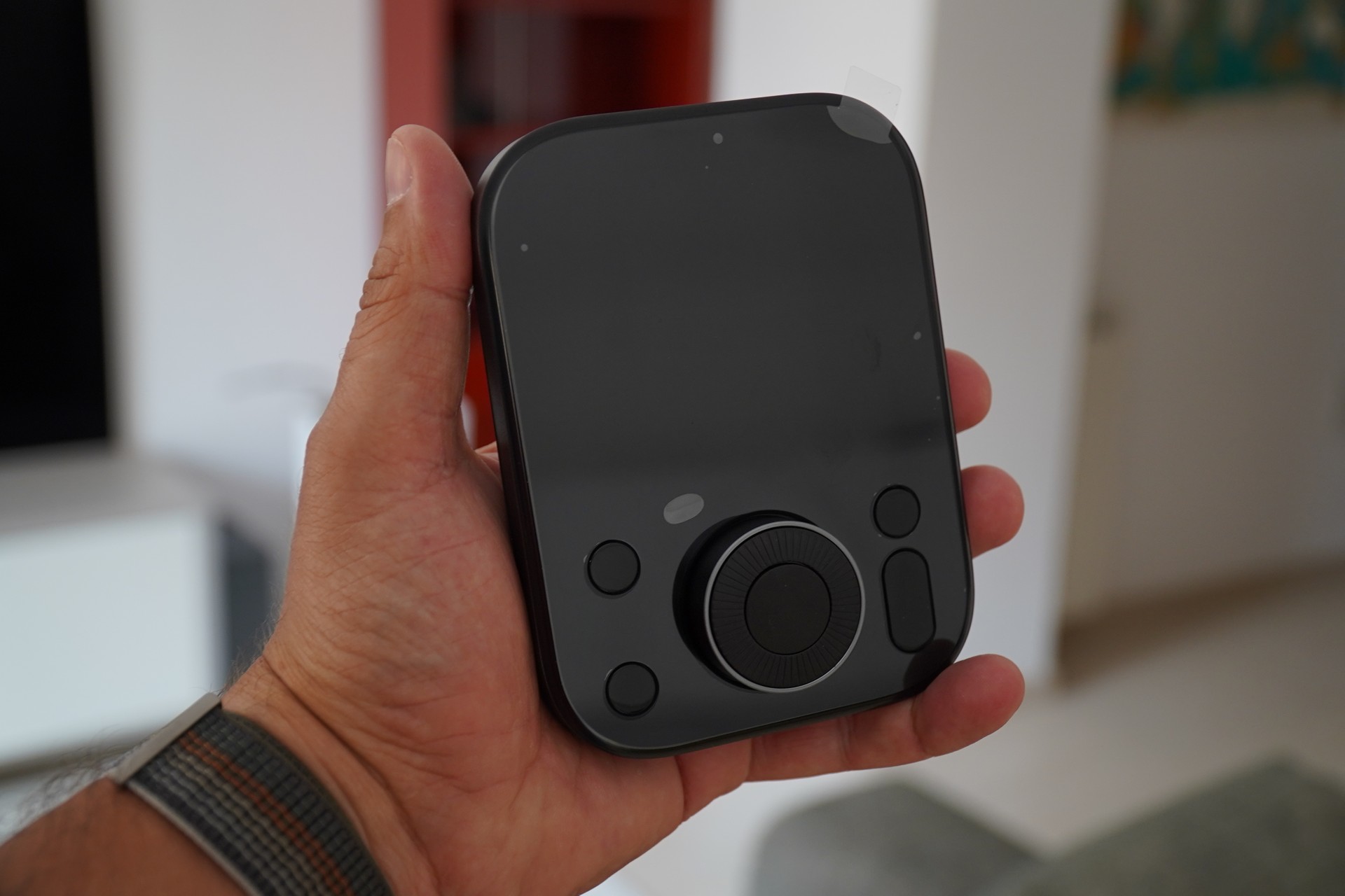 SwitchBot Hub 3 si aggiorna: maggiore feeling con Apple e arrivano le ...
