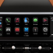 CarPlay cambia ancora: Apple aggiorna Musica e Podcast in auto