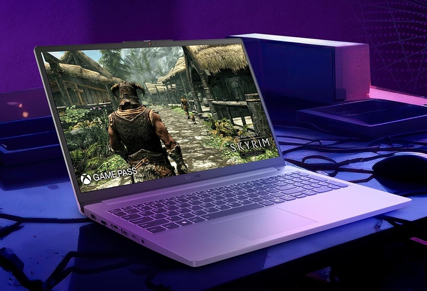 Lenovo LOQ con RTX 4050: il notebook da gaming è in offerta a 699 su Amazon