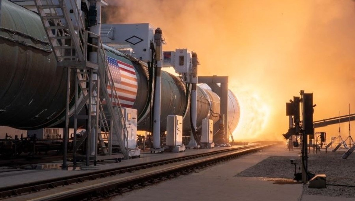 Test booster Artemis: l'ugello esplode in diretta video