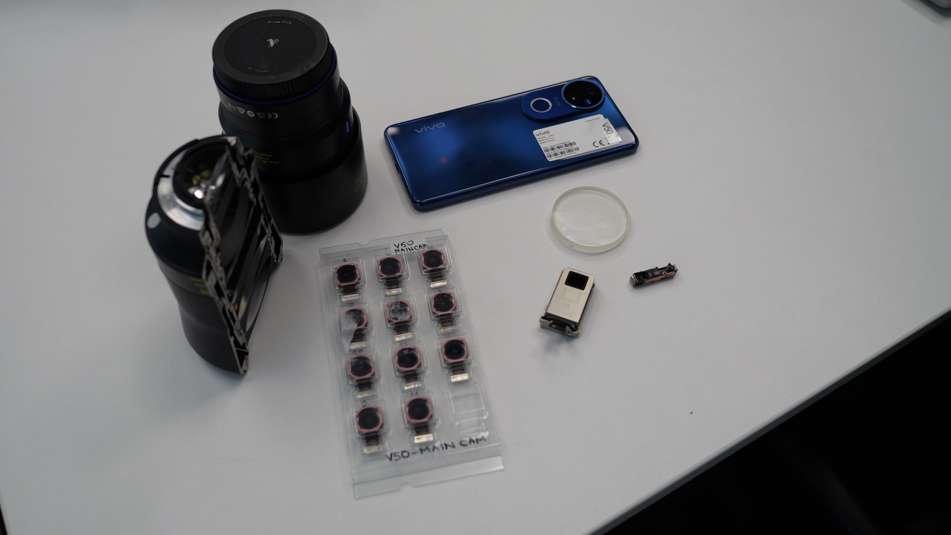 ZEISS e VIVO: Siamo entrati nei laboratori per scoprire i segreti dietro alla partnership