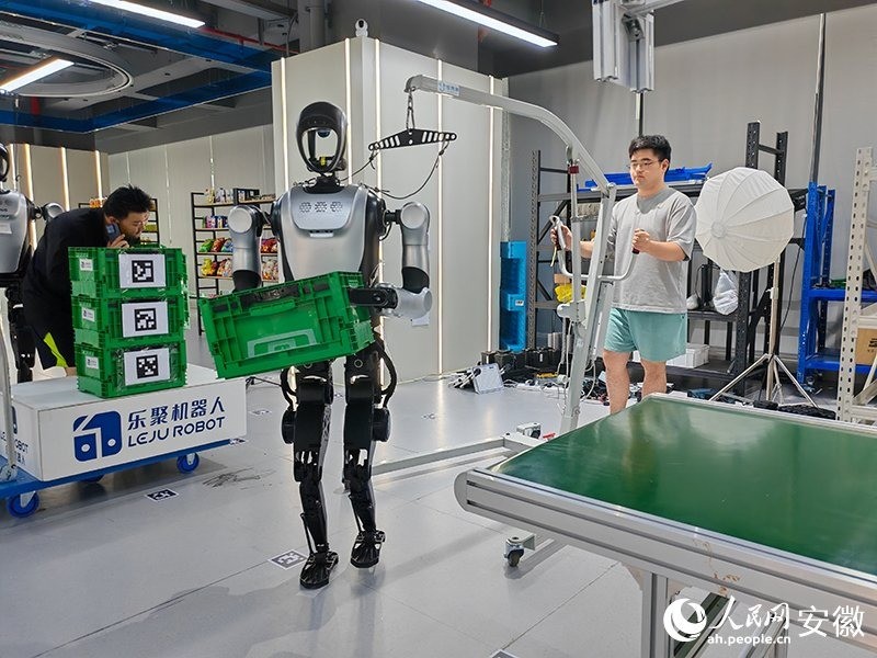 A scuola di robot in Cina: imparano come gli esseri umani