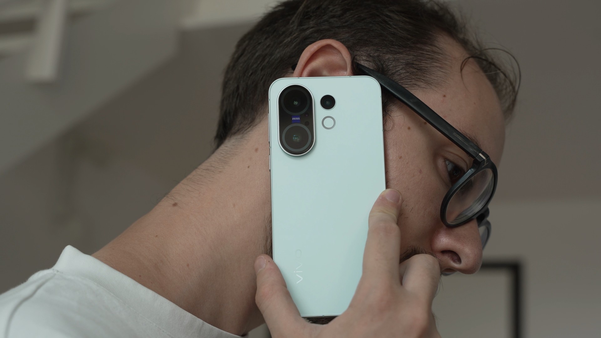 Recensione Vivo X200 FE: piace perchè compatto, ha 5 anni di update e 6500mah