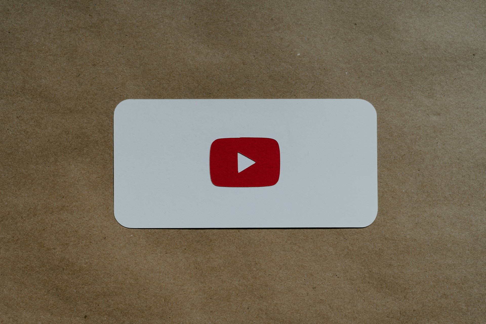 YouTube, aumentano i tool AI a disposizione dei creatori di contenuti