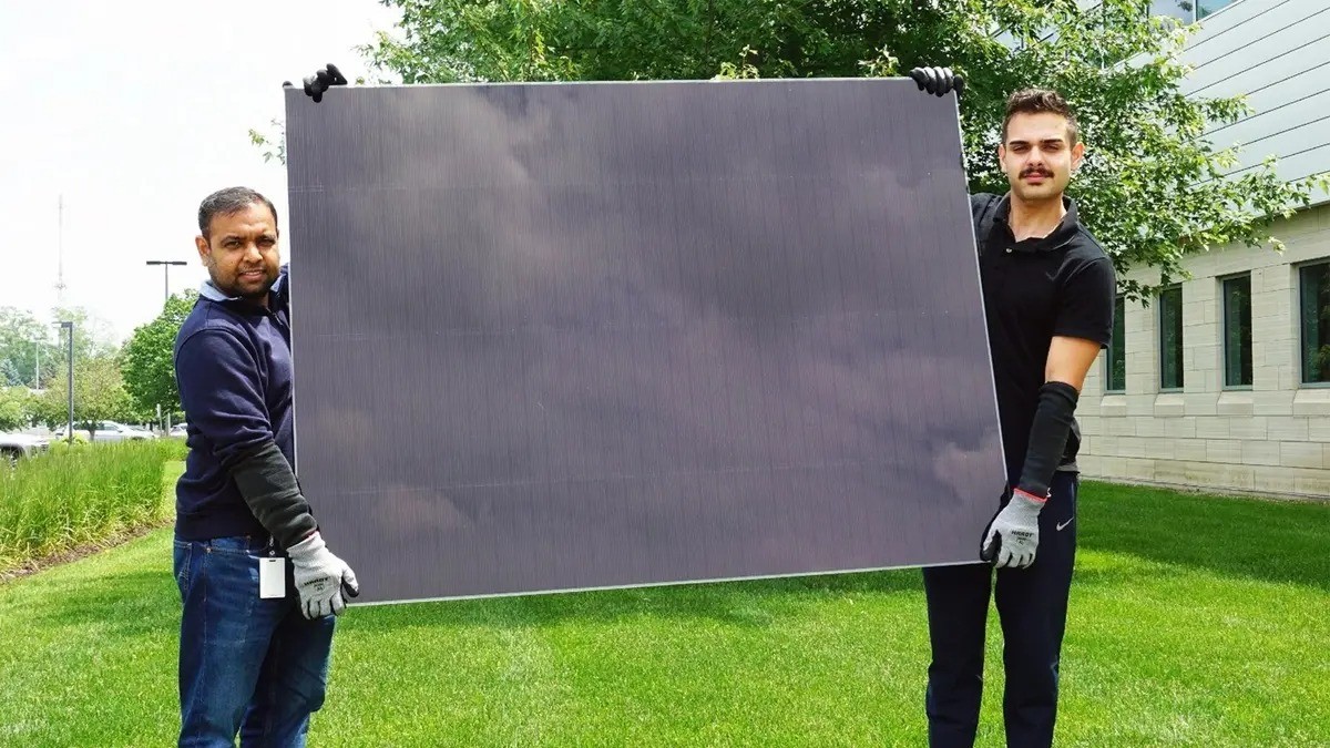 SunHydrogen lancia il maxi-modulo che produce idrogeno solo con sole e acqua