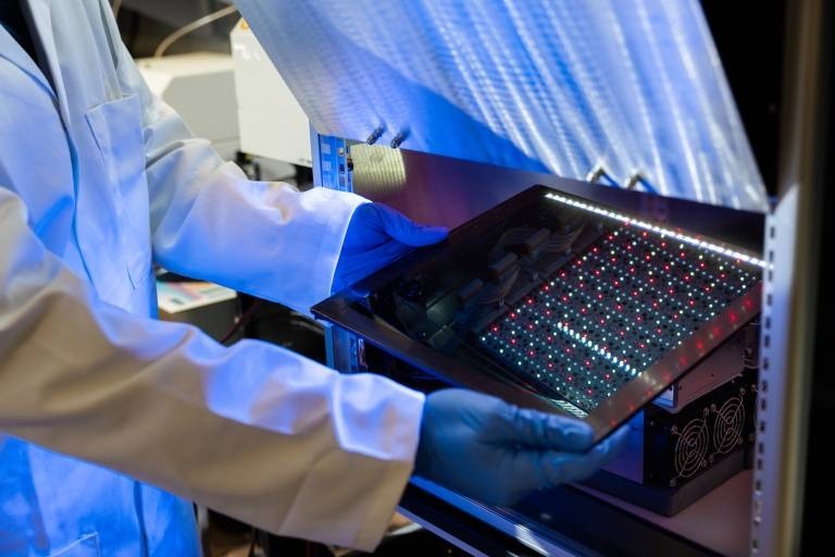 Nuove celle solari a perovskite per interni: sei volte più efficienti