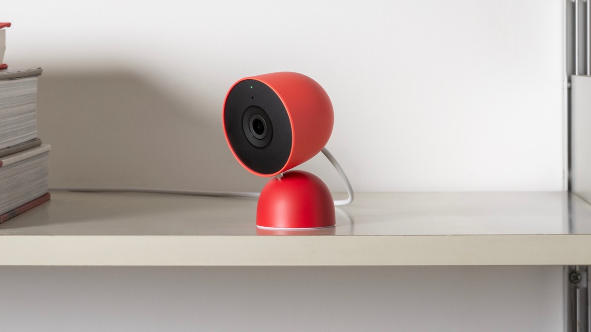 Google Nest Cam con luce di inondazione, esterno con cavo, telecamera di sicurezza intelligente GPLE9, neve, 1 pezzo (1 pezzo