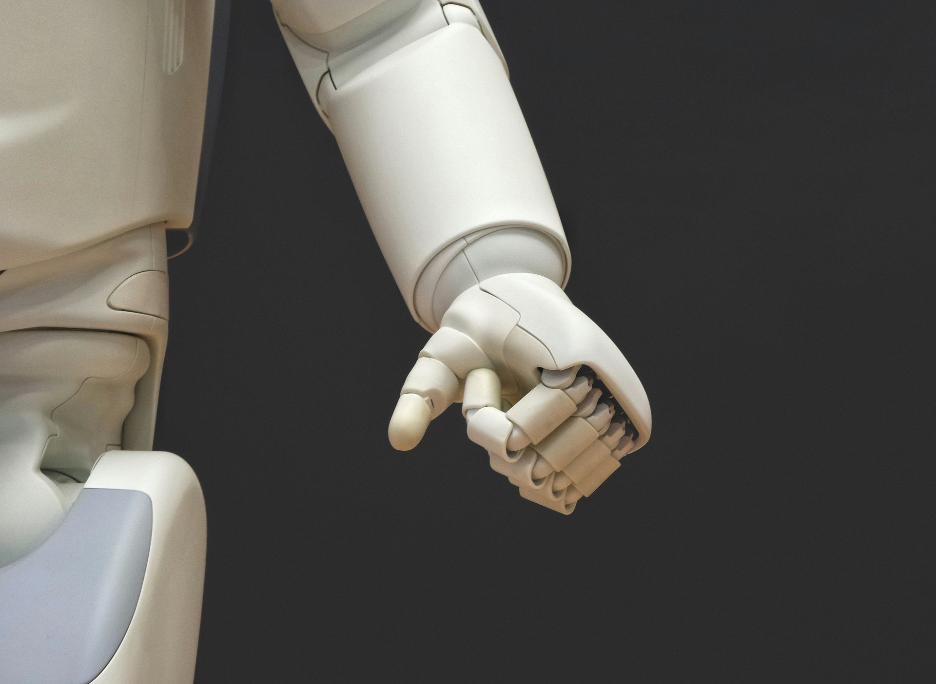 Cina, robot invadono industrie e abitazioni: boom anche dei modelli per l'assistenza