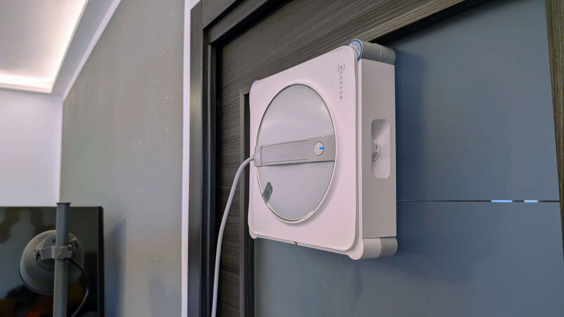 Ecovacs Winbot W2S Omni, per la pulizia intelligente delle finestre