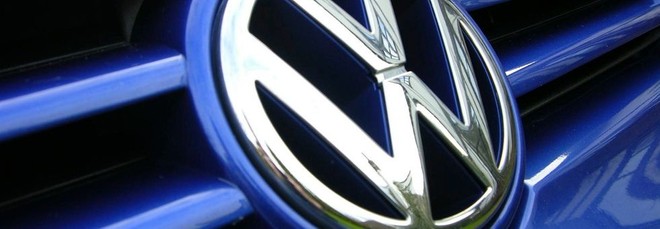Volkswagen rimanda la Golf elettrica al 2030: «Non ne abbiamo bisogno»