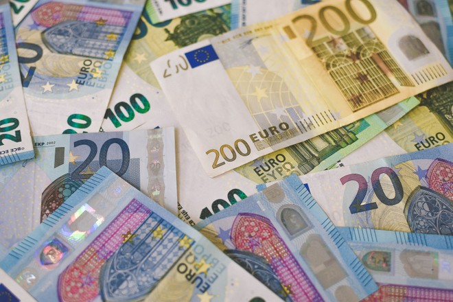 Copertina: Bonus Partite Iva, ultimi giorni per fare domanda: come e i requisiti