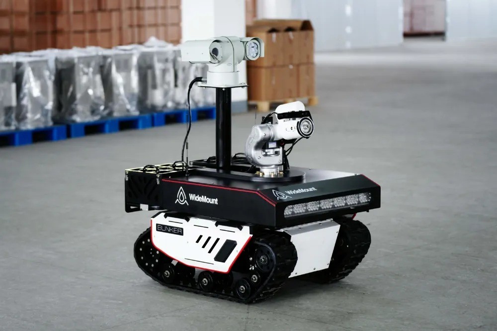 Il robot pompiere che vede nel fumo conquista il CES 2026