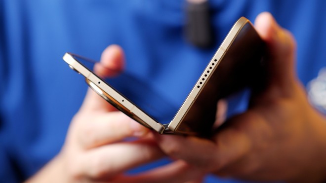 Copertina: Anche Oppo prepara il suo anti-iPhone Ultra: lancio a inizio 2027