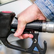 Da oggi stangata sul diesel: finisce lo sconto accise, il gasolio costa 6,1 cent