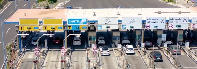Autostrade: arriva il rimborso in caso di cantieri e blocchi. Ma c'è un problema
