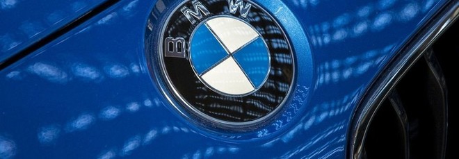 BMW richiama oltre 744.000 auto per rischio incendio