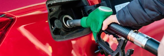 Il paradosso dei carburanti: i consumi crescono nonostante i rincari