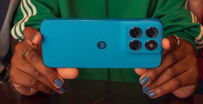 Anteprima: Motorola moto g87 al nuovo minimo storico: leggibilità perfetta anche sotto il sole