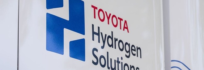 Toyota studia lo scooter a idrogeno con il serbatoio intercambiabile