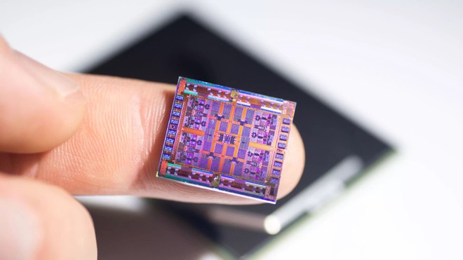 Apple vuole dipendere meno da TSMC per i chip: avviati contatti con Intel e Samsung