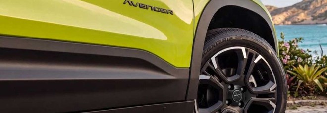 Nuova Jeep Avenger: il restyling la rende più aggressiva