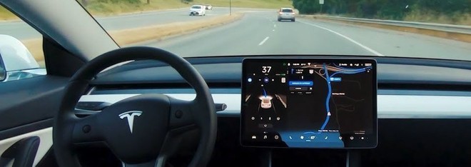 L&rsquo;omologazione UE per la guida autonoma di Tesla non convince: ecco perché