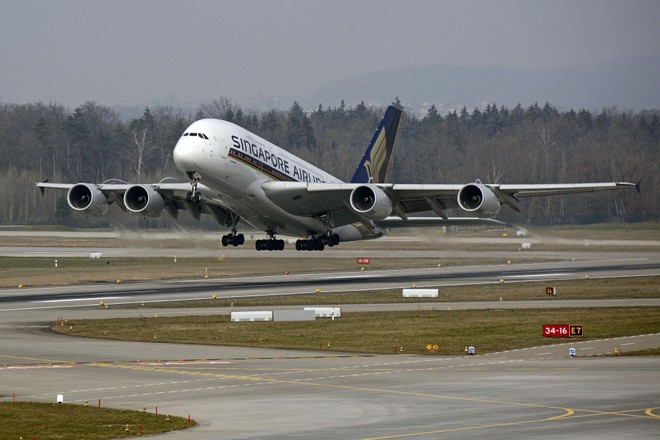 Starlink decolla con Singapore Airlines: il WiFi in volo sarà gratis