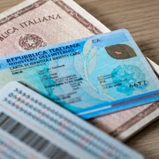 Carte d'identità contraffatte, lallarme: quattro casi a Napoli in 24 ore