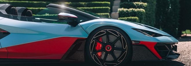 Fenomeno Roadster, la Lamborghini a cielo aperto più potente di sempre