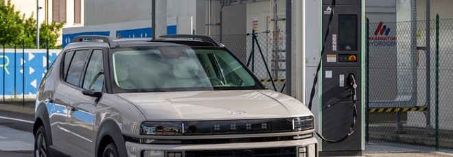 Hyundai NEXO, appena 5 minuti per un pieno di idrogeno: autonomia di 826 km